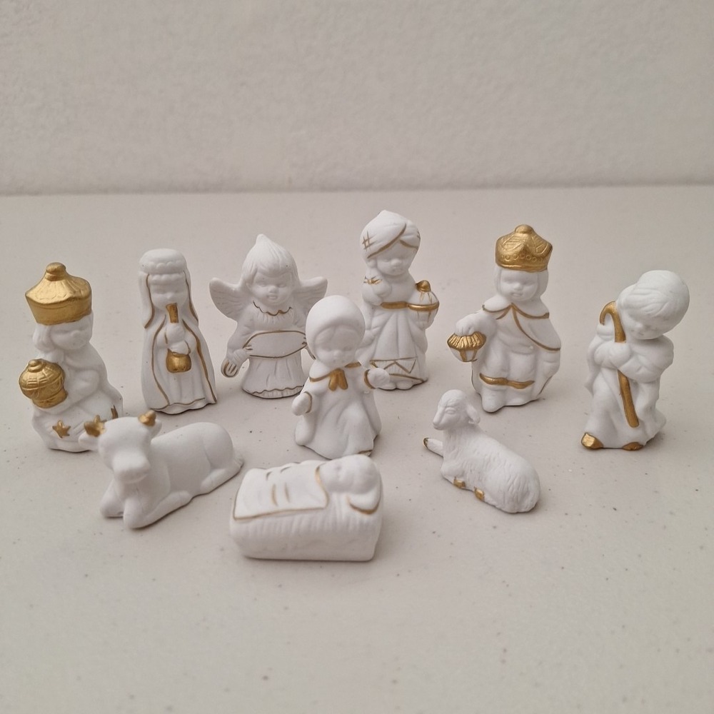 Vintage Nativity Ceramic Set 10 Piece Gold Accents Christmas
